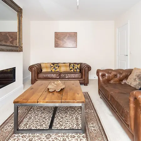 شقة Huge & Modern 4 Bedroom House In يورك